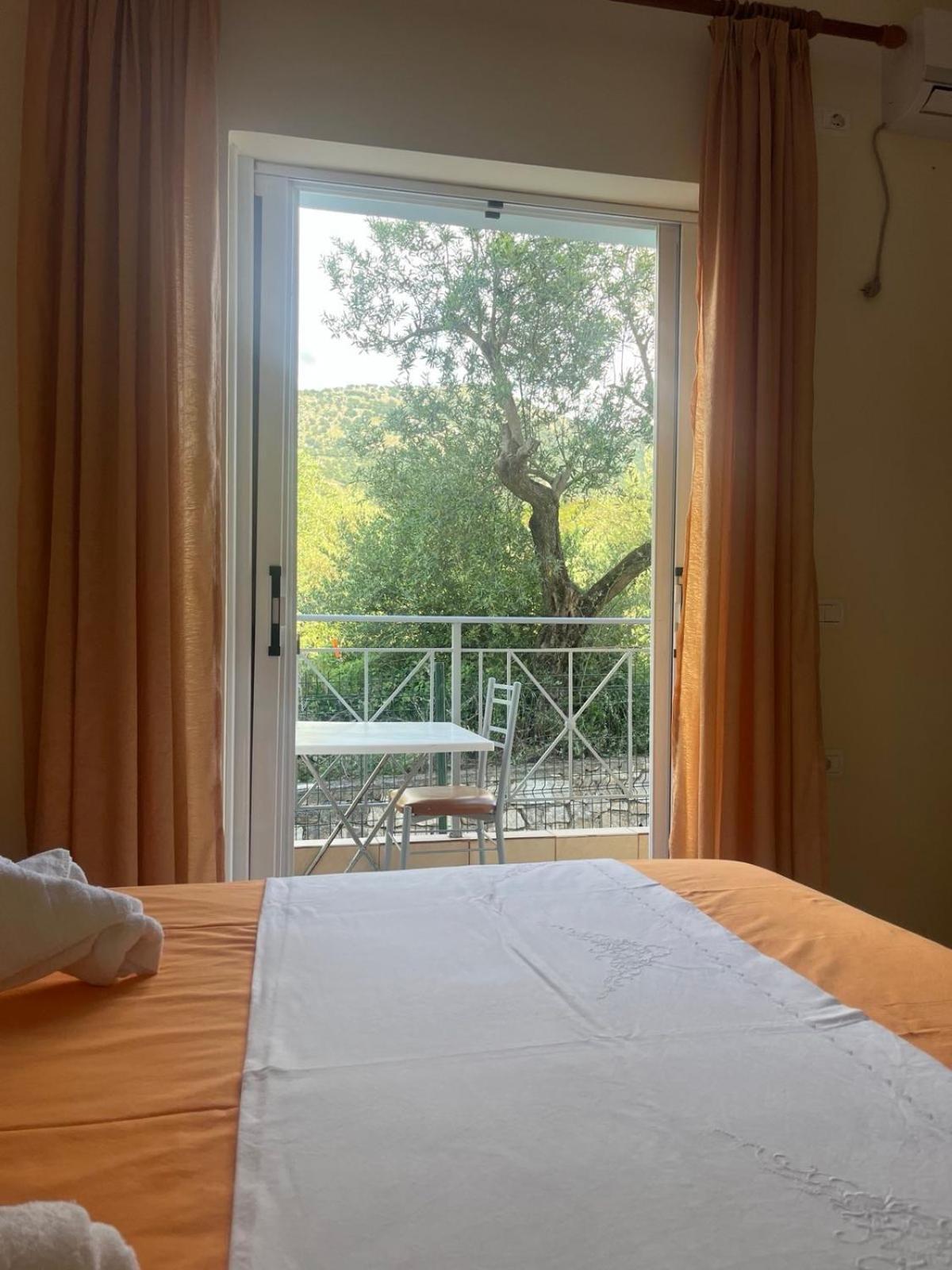 Villa Olivia Grove Himare Exterior foto